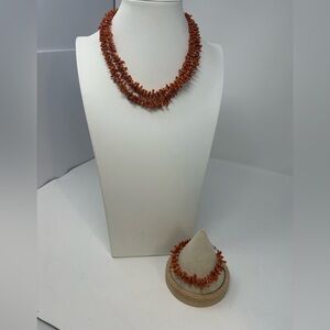 Gorgeous Vintage Coral Necklace and Bracelet Set